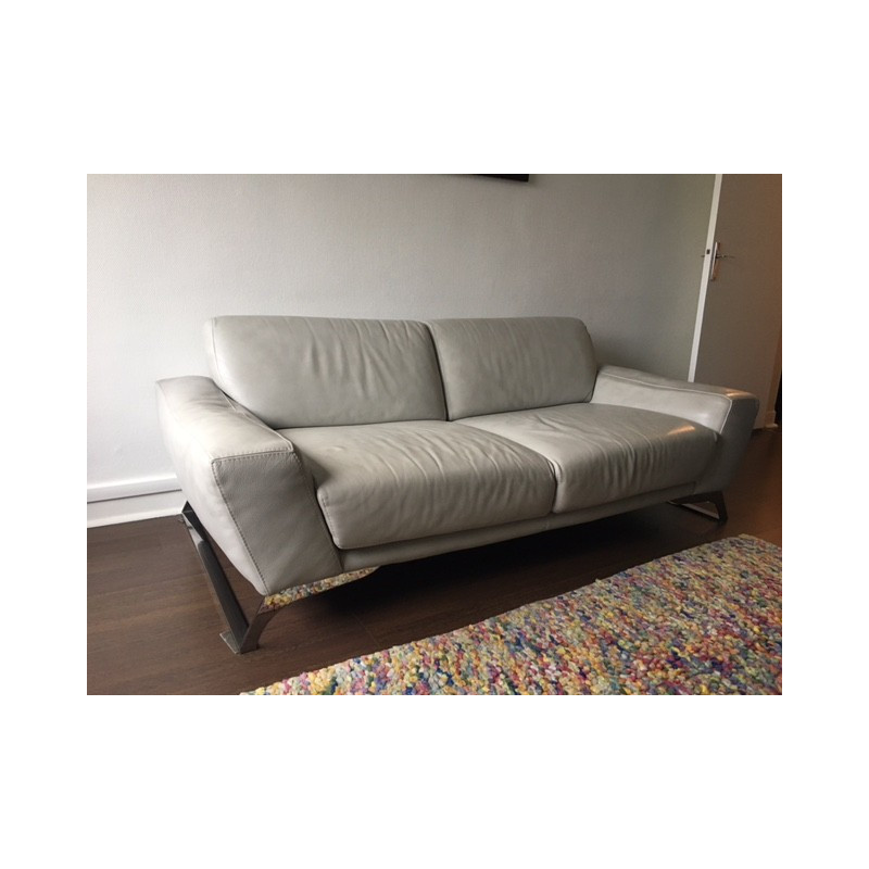 Canapé gris clair 3 places en cuir de vachette -Roche Bobois Canapé gris clair 3 places en cuir de vachette -Roche Bobois