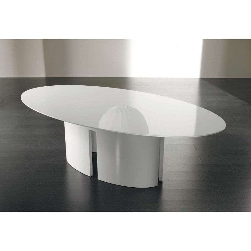Gong table à manger ovale en laque blanche de Meridiani Gong table à manger ovale en laque blanche de Meridiani