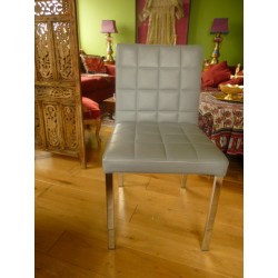 Amazing offer for this lot of 4 chairs by Roche Bobois