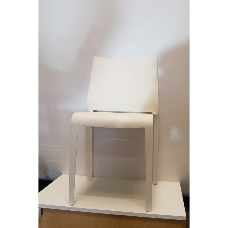 Chaise Riga blanche sur so chic so design