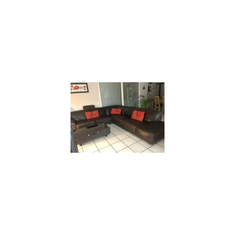 Bentley corner sofa and matching coffee table