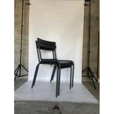 Chaise Fermob, Luxembourg noire sur le site du seconde main haut de gamme So Chic So Design
