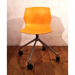 No Frill office chair on the high-end second-hand So Chic So Design website