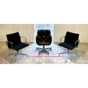 Authentique paire de fauteuils EA 107 R. & Ch. Eames - Vintages fin 1960’s, début 1970’s.