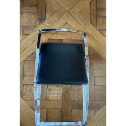4 magnifiques chaises en acier et cuir noire de chez le designer Marcello Cuneo sur le site de second main So CHIC So Design 