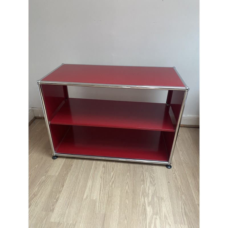 Etagère en metal rouge USM