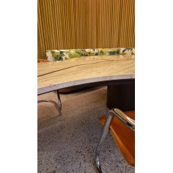 Table et banquette  par Nildo Jose