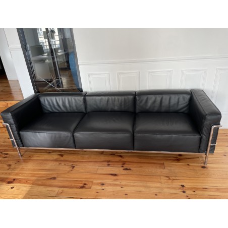 Canapé LC3 cuir noir par Le Corbusier pour Cassina Canapé LC3 cuir noir par Le Corbusier pour Cassina