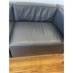 Canapé LC3 cuir noir par Le Corbusier pour Cassina