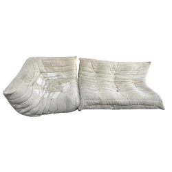 canapé 3 places et canapé d'angle en cuir alcantara Togo chez Ligne Roset